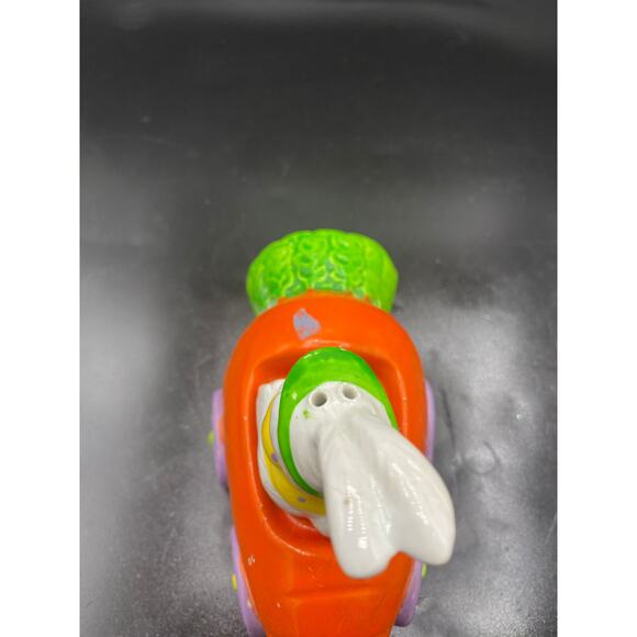 Vintage Bunny Rabbit Hare & Carrot Salt and Pepper Shakers - Picture 4 of 7